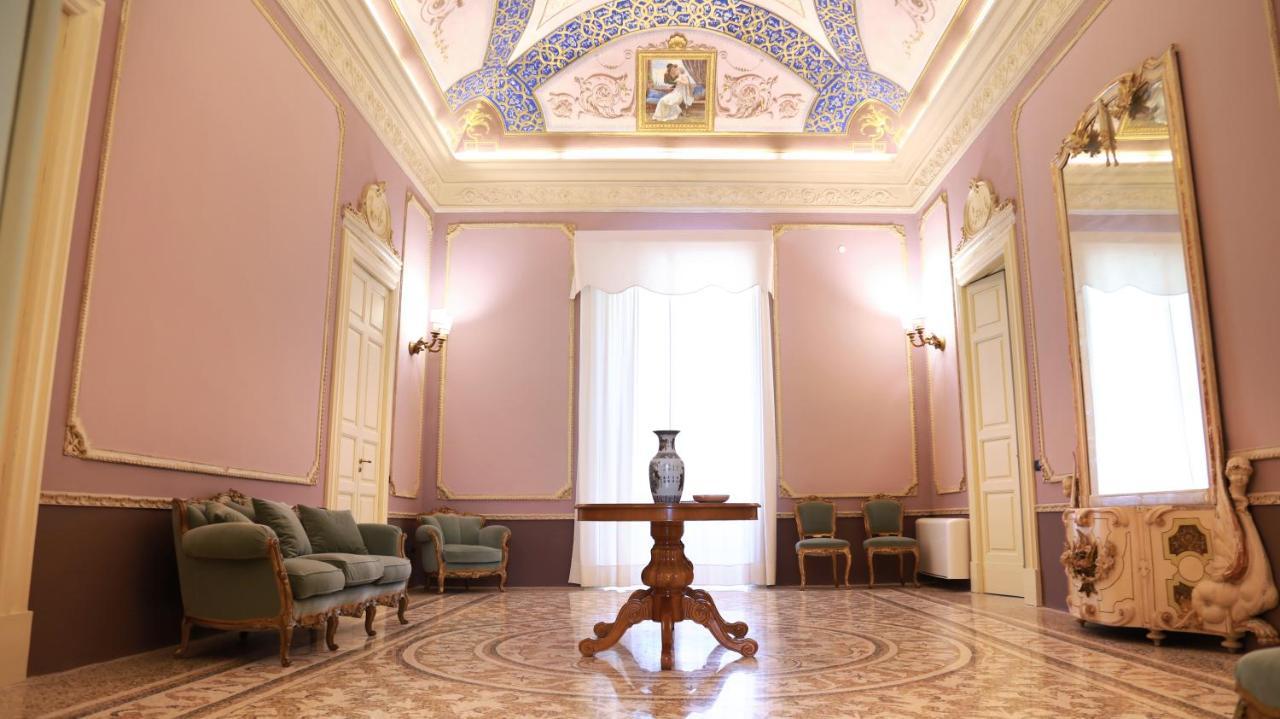 Bed and Breakfast Palazzo Francesco Grassi Aradeo Esterno foto