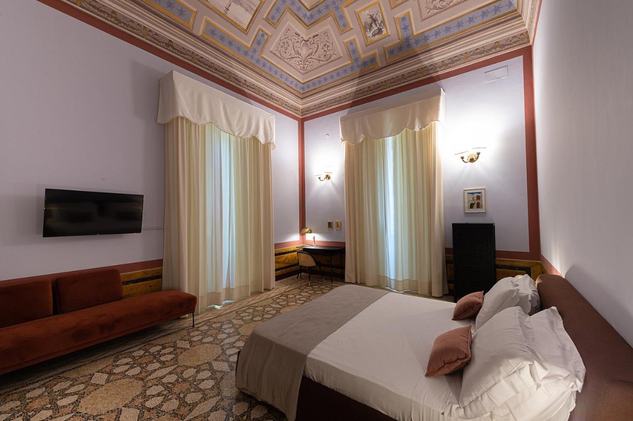 Bed and Breakfast Palazzo Francesco Grassi Aradeo Esterno foto