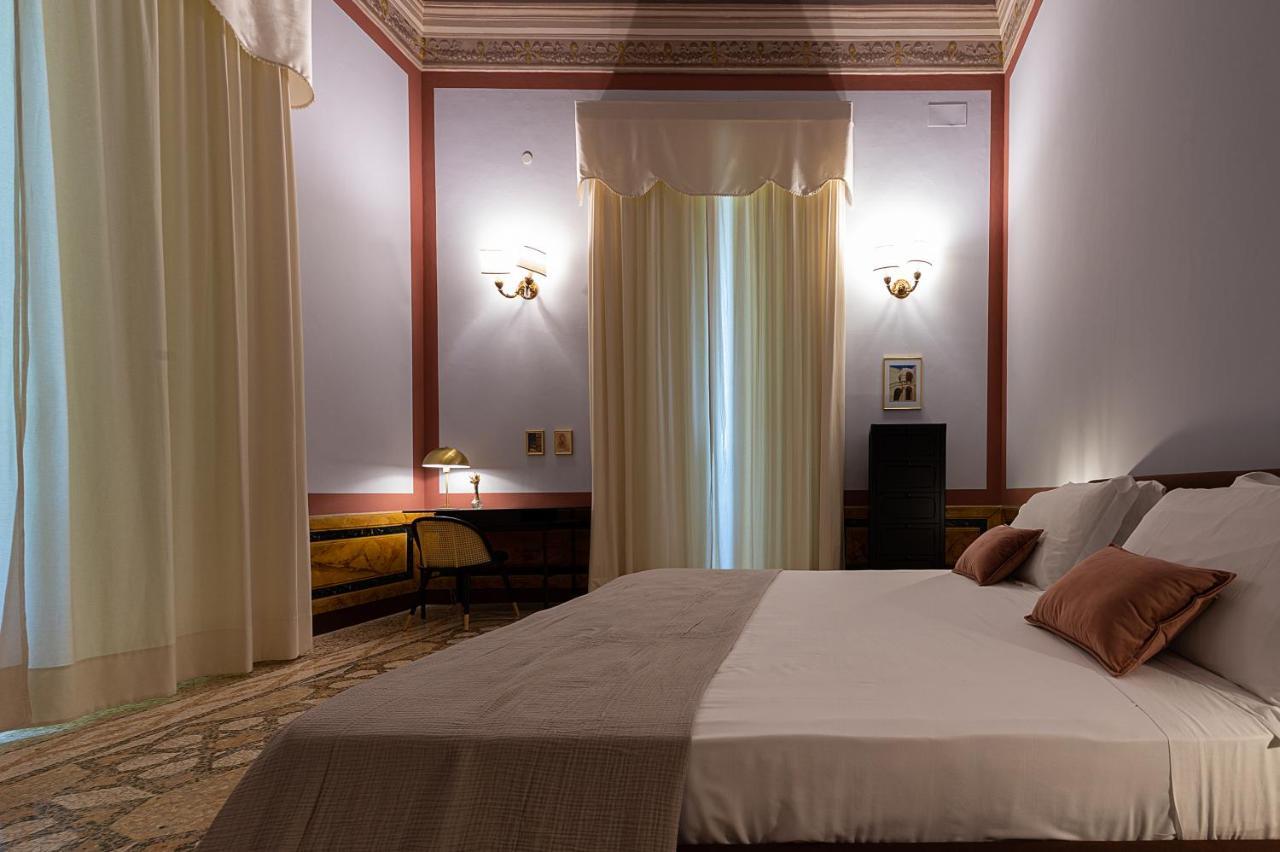 Bed and Breakfast Palazzo Francesco Grassi Aradeo Esterno foto