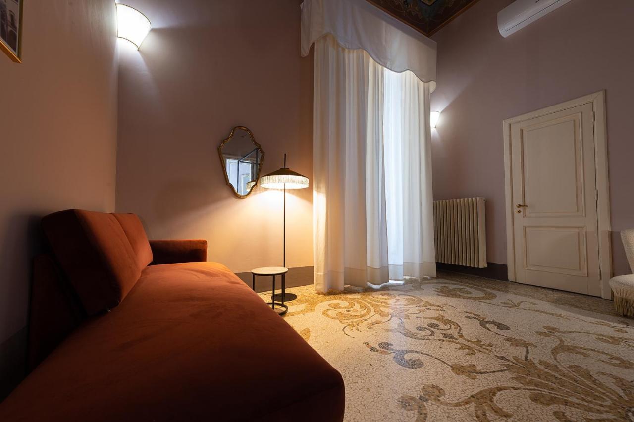 Bed and Breakfast Palazzo Francesco Grassi Aradeo Esterno foto