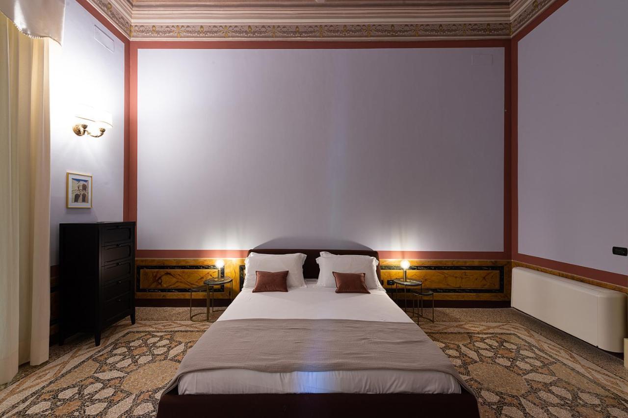 Bed and Breakfast Palazzo Francesco Grassi Aradeo Esterno foto