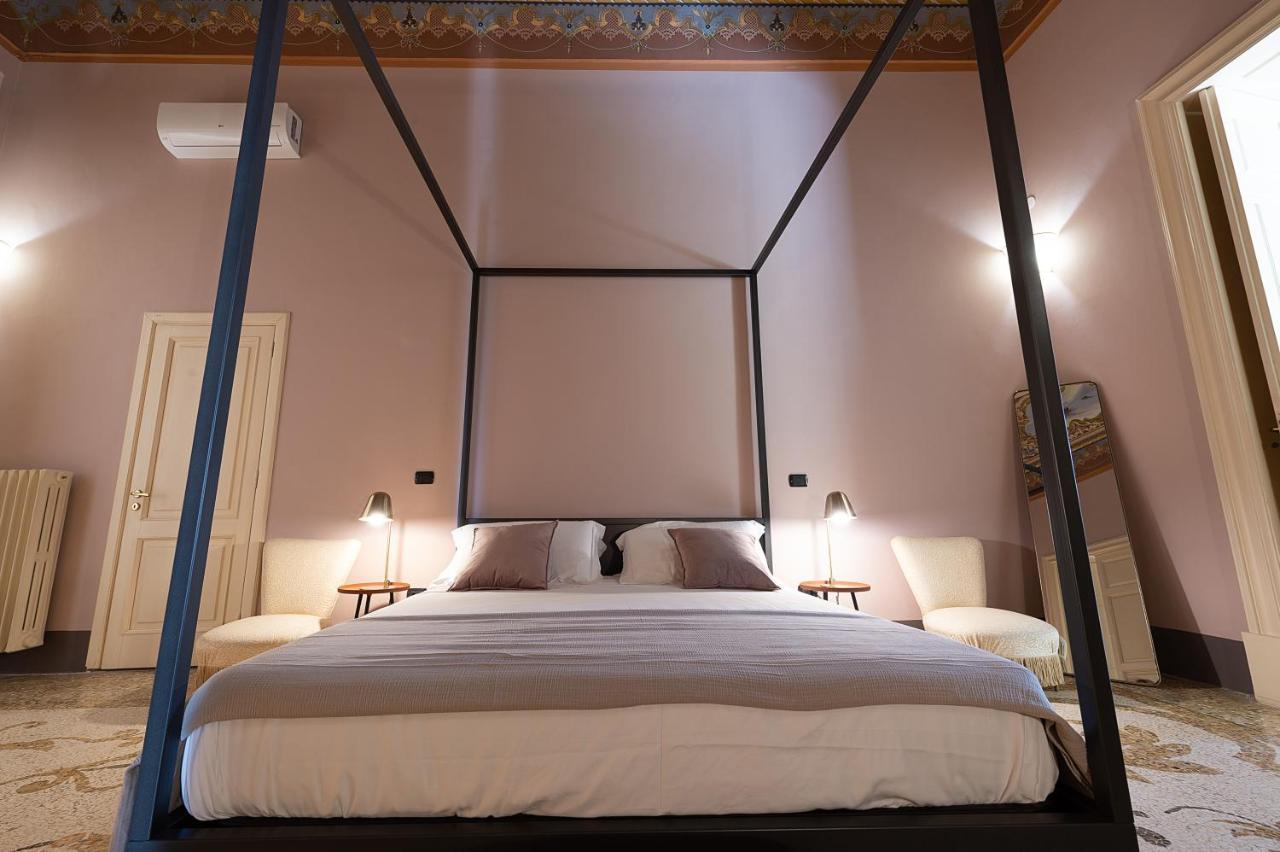 Bed and Breakfast Palazzo Francesco Grassi Aradeo Esterno foto