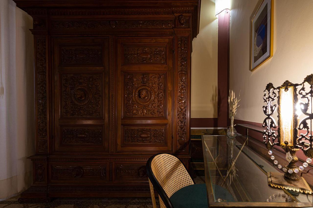 Bed and Breakfast Palazzo Francesco Grassi Aradeo Esterno foto