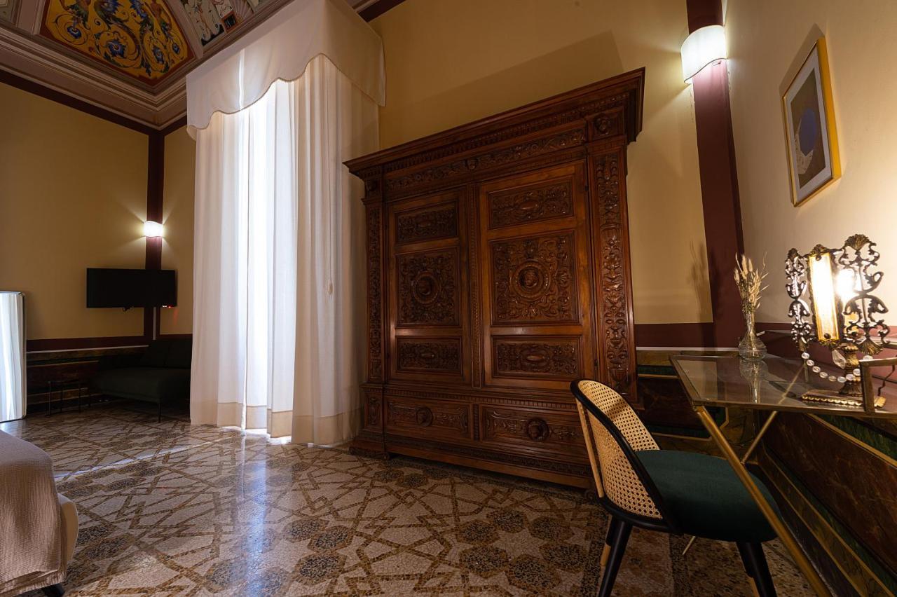 Bed and Breakfast Palazzo Francesco Grassi Aradeo Esterno foto