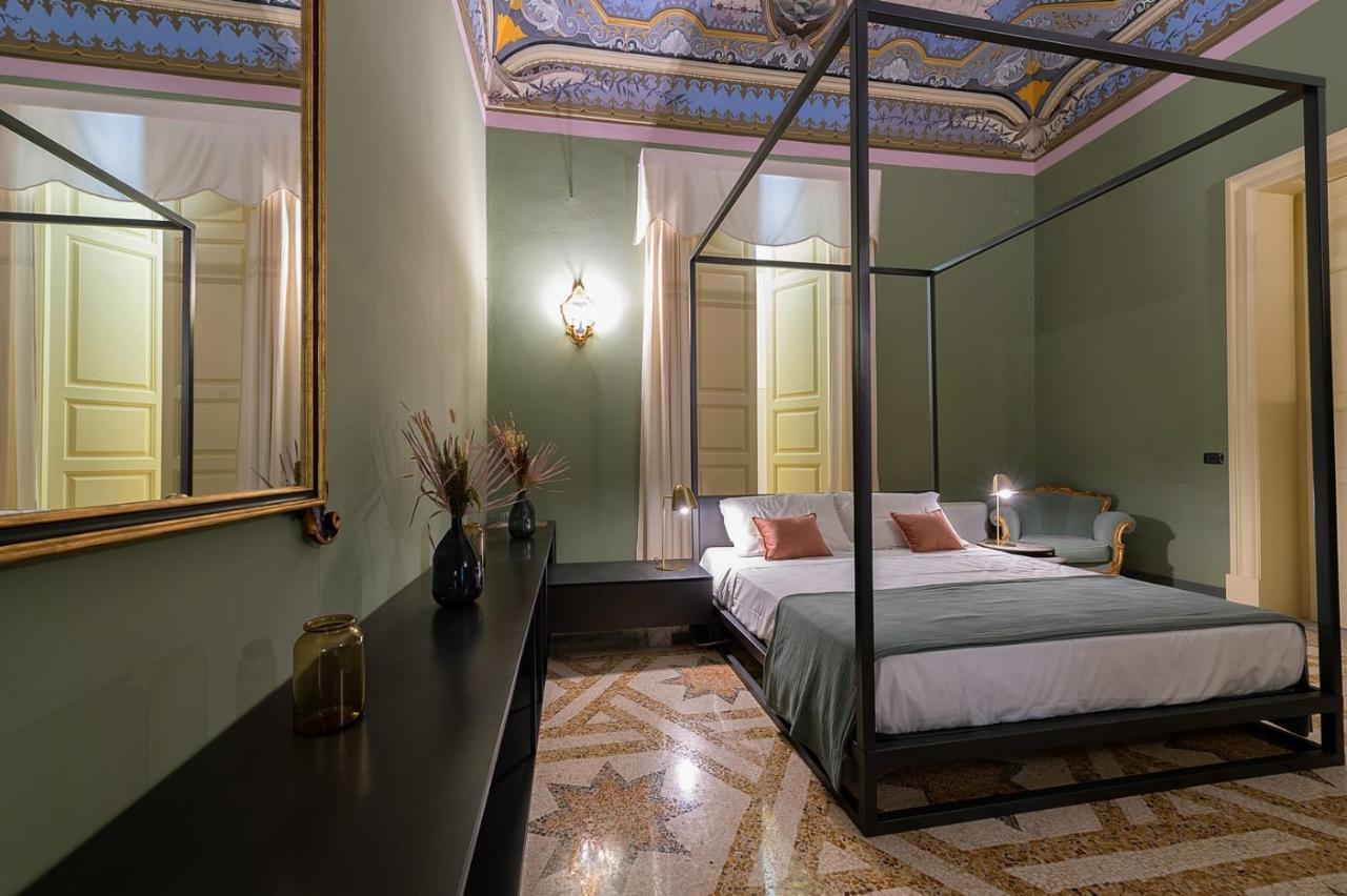 Bed and Breakfast Palazzo Francesco Grassi Aradeo Esterno foto