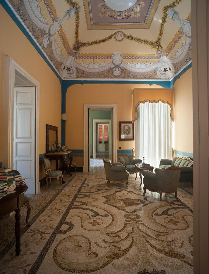 Bed and Breakfast Palazzo Francesco Grassi Aradeo Esterno foto